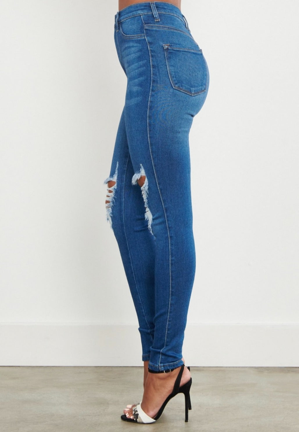 Blooming Distressed Skinnies