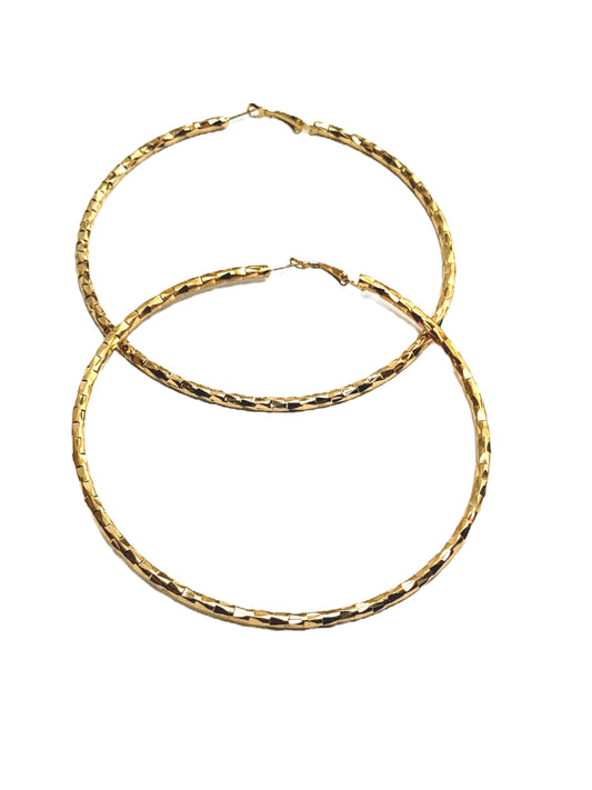 Large Geometric Hoops